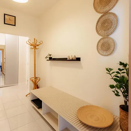 Apartmán Komarnicka With Balcony *